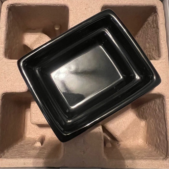 SCENTSY Gallery Ebony Cube w/ University of NC Window - Picture 5 of 5